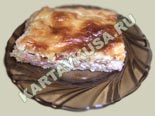 горячие закуски - рецепты c фото | пирог из слоеного теста с колбасой и грибами