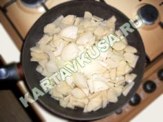 жареная картошка с луком | приготовление - 4 шаг
