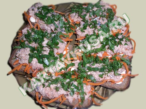 бутерброды с консервированным лососем | рецепт с фото